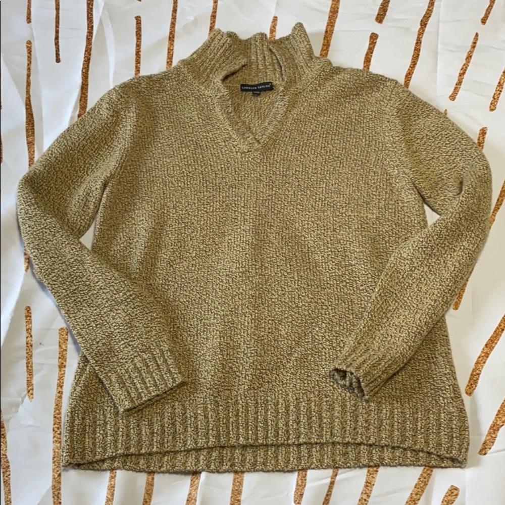 BEIGE V-NECK SWEATER